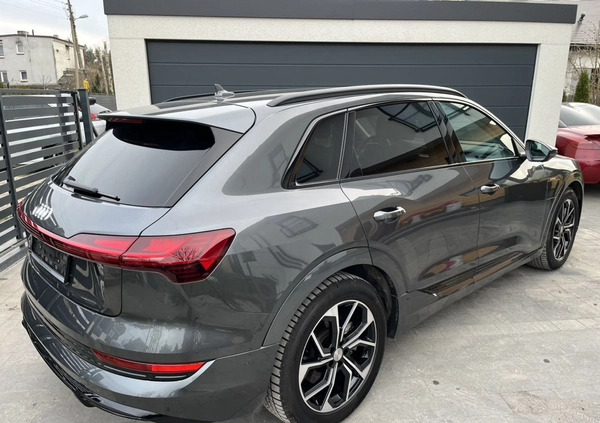 Audi e-tron cena 165900 przebieg: 16000, rok produkcji 2022 z Łódź małe 232